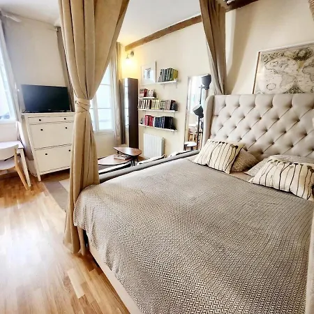 Apartment No One The Market Paris